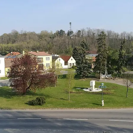 Eder-home Apartman *